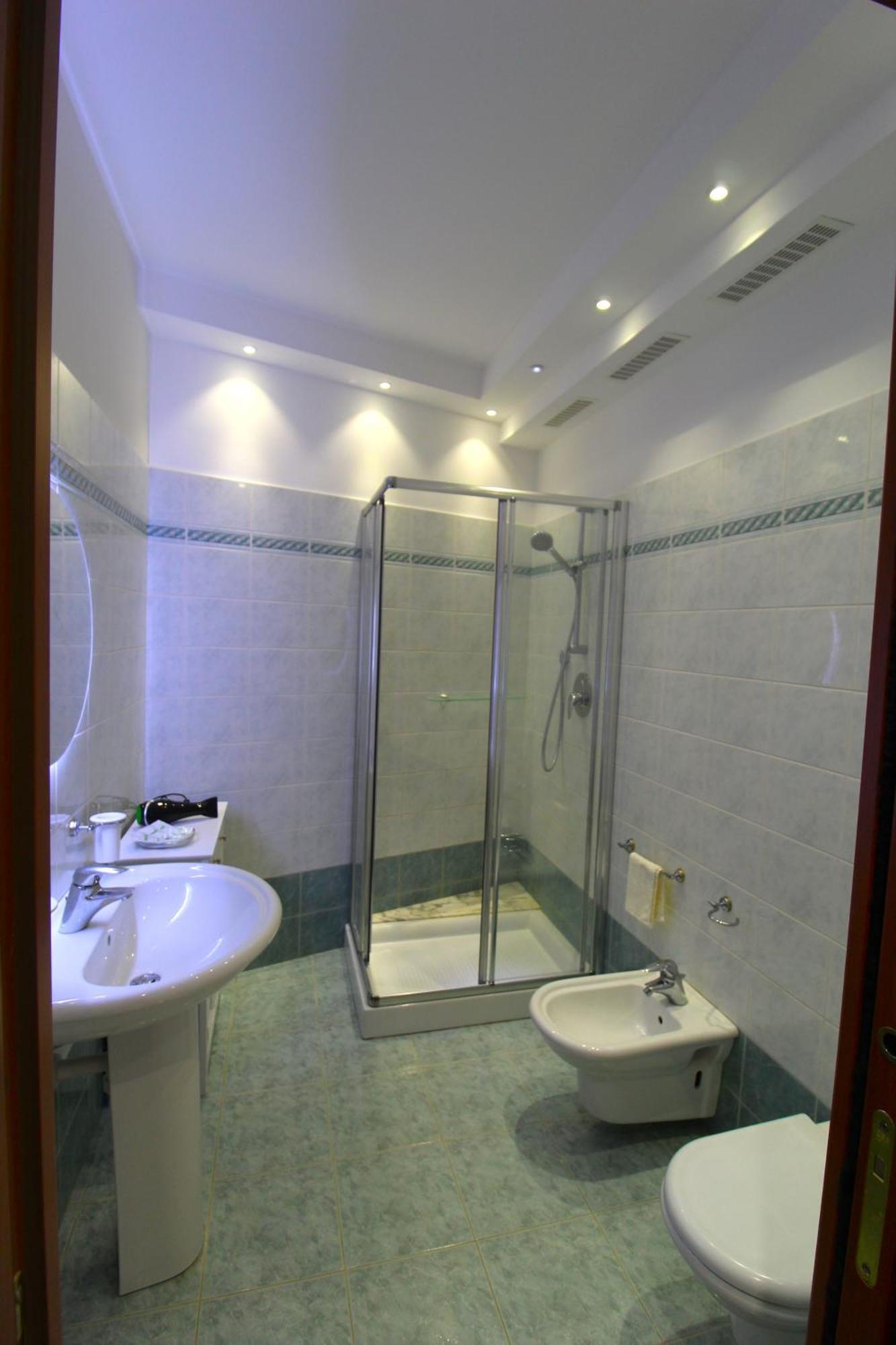 La Pace, Il Sole, Il Mare - Sanremo Casa Indipendente Vista Mare, Posto Auto Privato, Ampio Spazio Esterno Attrezzato, A Pochi Minuti Dalle Spiagge Extérieur photo