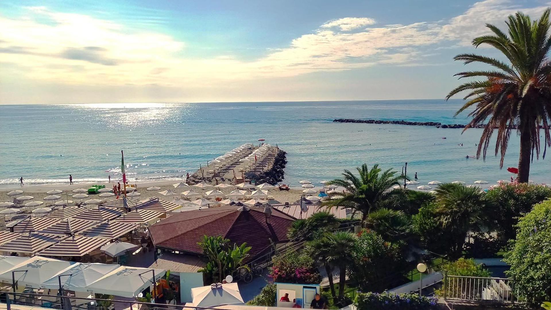La Pace, Il Sole, Il Mare - Sanremo Casa Indipendente Vista Mare, Posto Auto Privato, Ampio Spazio Esterno Attrezzato, A Pochi Minuti Dalle Spiagge Extérieur photo