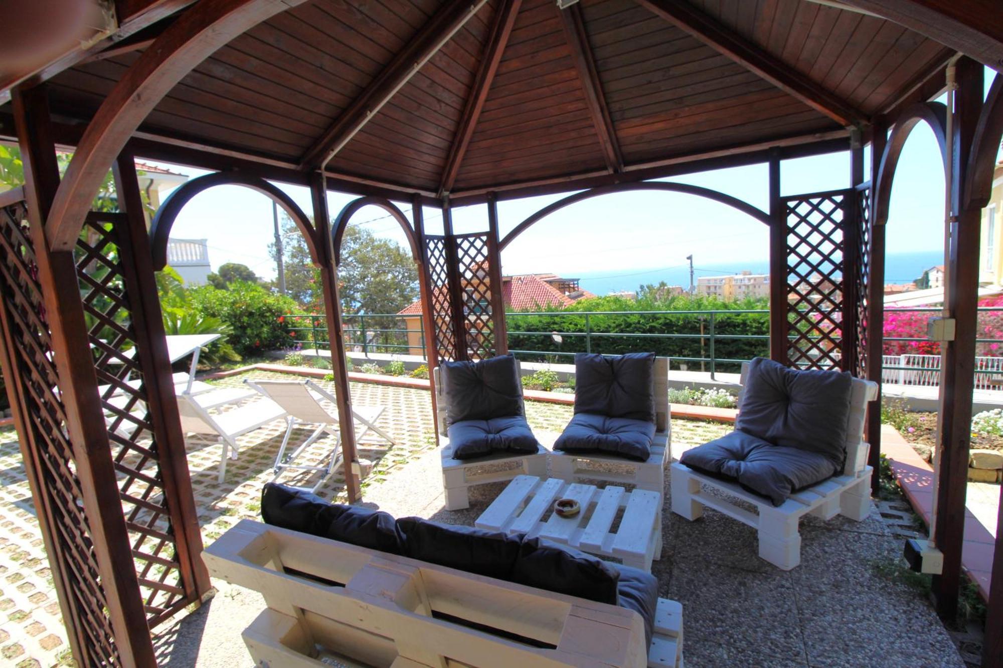 La Pace, Il Sole, Il Mare - Sanremo Casa Indipendente Vista Mare, Posto Auto Privato, Ampio Spazio Esterno Attrezzato, A Pochi Minuti Dalle Spiagge Extérieur photo