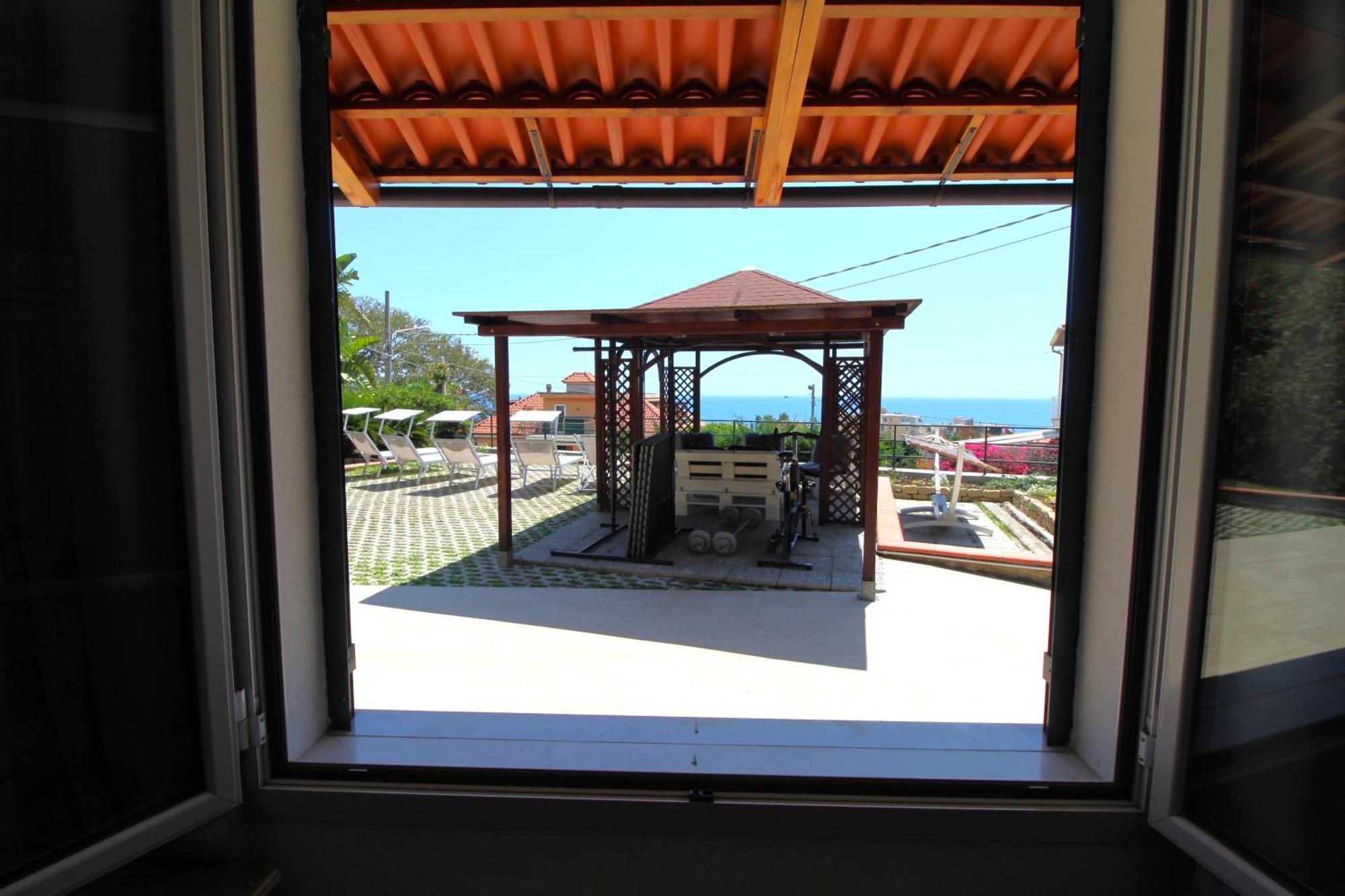 La Pace, Il Sole, Il Mare - Sanremo Casa Indipendente Vista Mare, Posto Auto Privato, Ampio Spazio Esterno Attrezzato, A Pochi Minuti Dalle Spiagge Extérieur photo