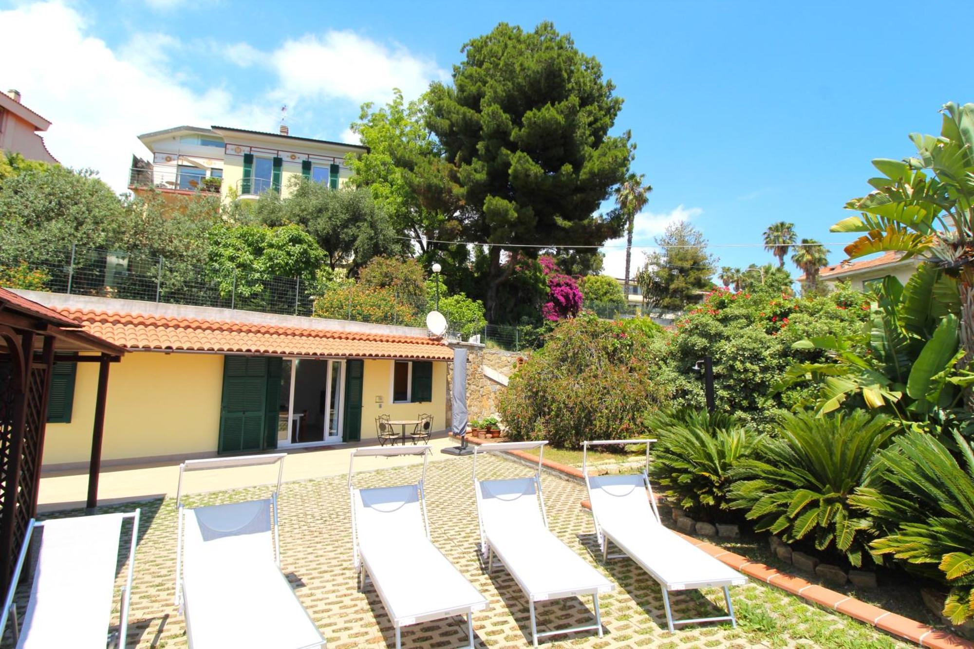 La Pace, Il Sole, Il Mare - Sanremo Casa Indipendente Vista Mare, Posto Auto Privato, Ampio Spazio Esterno Attrezzato, A Pochi Minuti Dalle Spiagge Extérieur photo